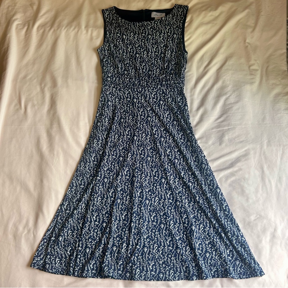 Jessica H Navy & White Floral Sleeveless Dress - Size 8